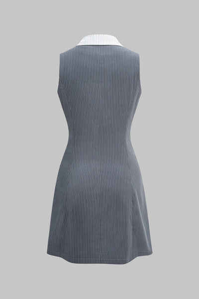 Vestido mini sin mangas con cuello en V, botones y solapa con estampado de rayas 